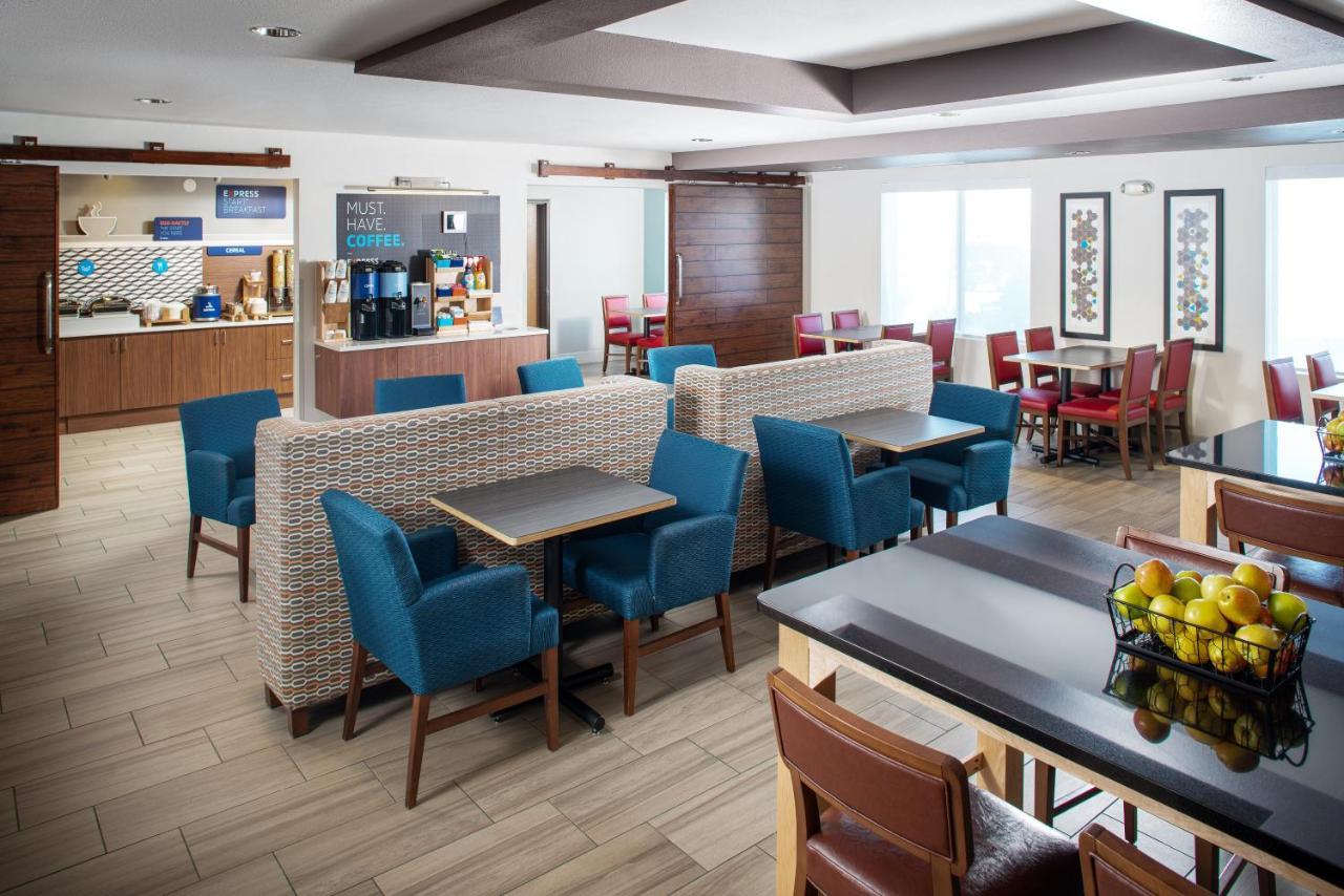 Holiday Inn Express Hotel & Suites Bellevue-Omaha Area By Ihg Zewnętrze zdjęcie